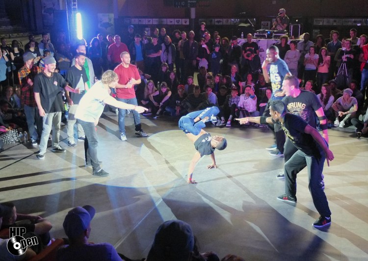 NIGGAZ, Pockemon au centre